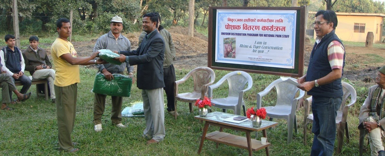 Jacket distribution to Elephant Keeper's (Maouts)

